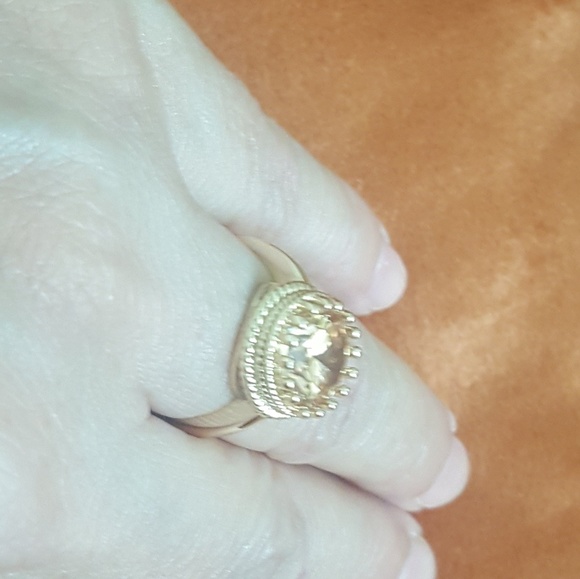 🧡(NEW) GORGEOUS Ring With Large Stone 🧡🧡🧡 - Picture 7 of 8